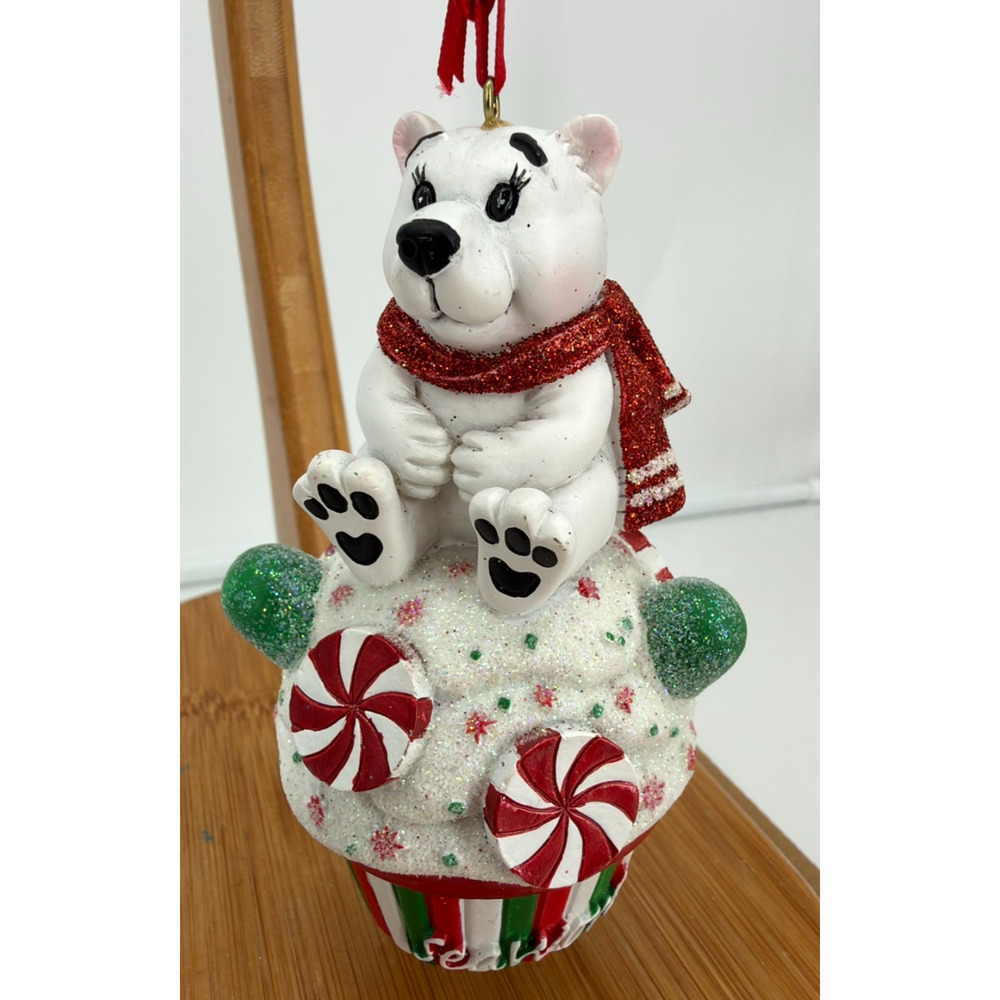 SeaWorld Theme Park Polar Bear Sitting On A Cupcake Christmas Holiday Ornament - Picture 2 of 6